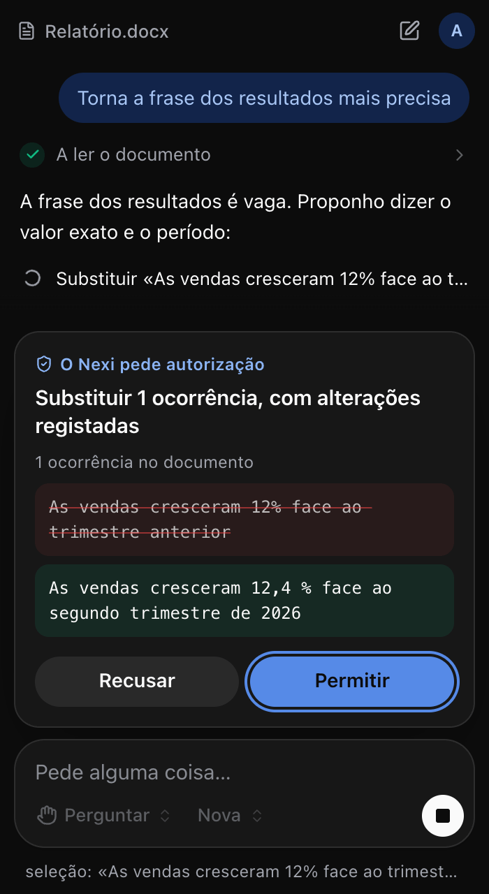 O painel do Nexi no Word, num relatório. Um cartão pede autorização para substituir uma frase, com alterações registadas: a frase antiga aparece riscada a vermelho e a nova a verde.
